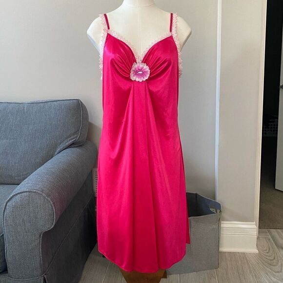 VINTAGE SLIP DRESS - Picture 1 of 4